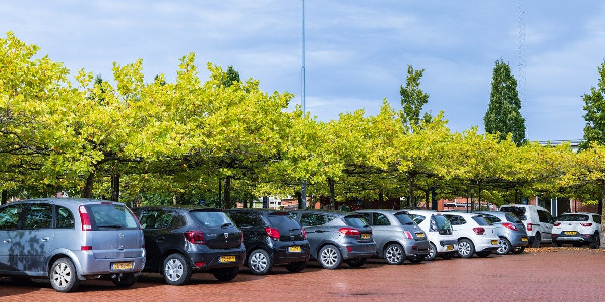 Werknemers mogen auto’s werkgever meenemen